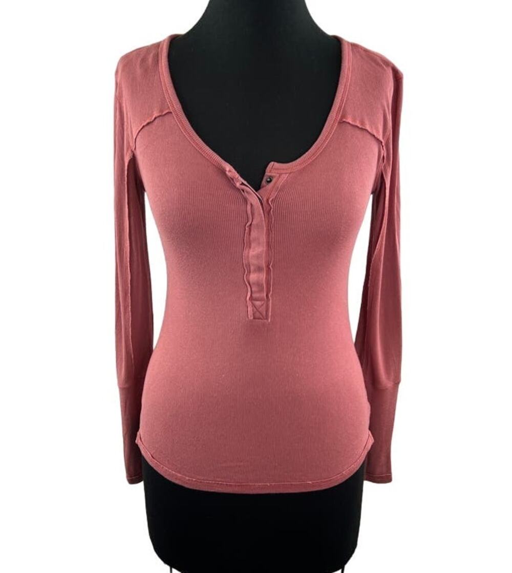 We The Free Pink Sweate Henley Neck Snap Button Knit Long Sleeve Size Small S